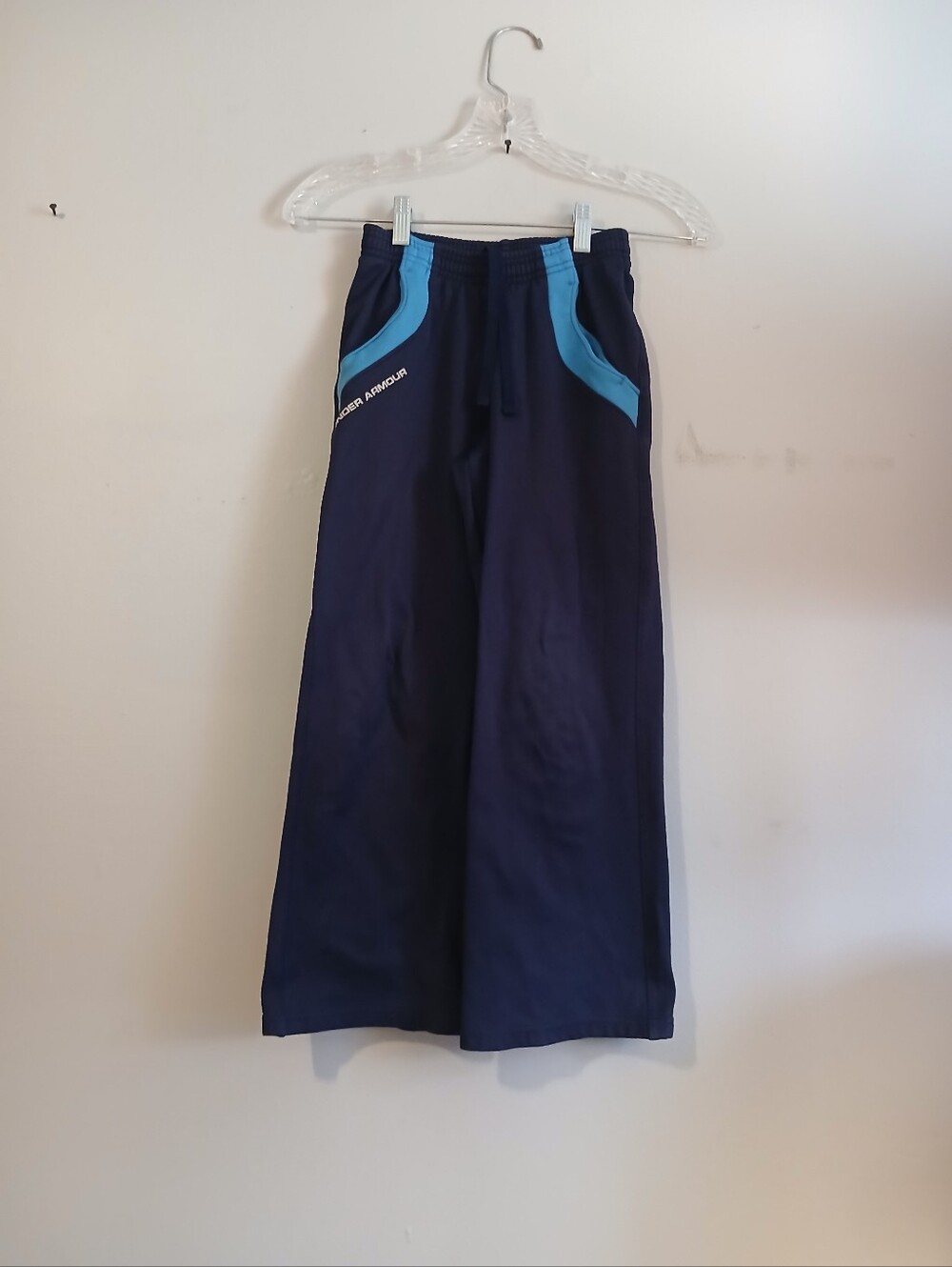 Under Armour Boys Jogging Pants. Youth Small. Size 7-8)